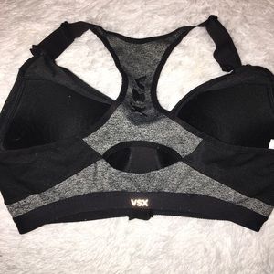 Victoria's Secret Intimates & Sleepwear - SALE🌼Victoria’s Secret Zipper Front Sports Bra Victoria's Secret Intimates & Sleepwear - SALE🌼Victoria’s Secret Zipper Front Sports Bra